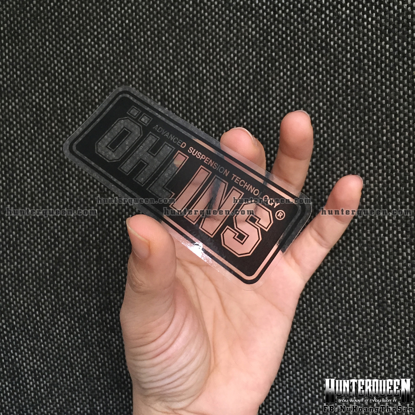 Logo. Oh-Lins[9X3.7Cm] Trong Suốt. Nền Đen, Chữ Xuyên Thấu. Hình Dán Decal Siêu Dính, Chống Nước, Tem Đua Trang Trí