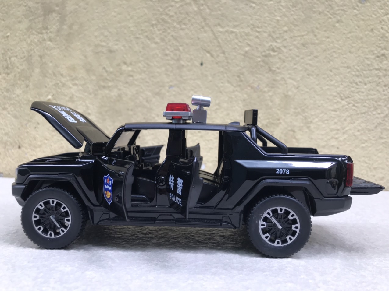 Mô hình xe POLI-CE Hummer Pickup  1:32