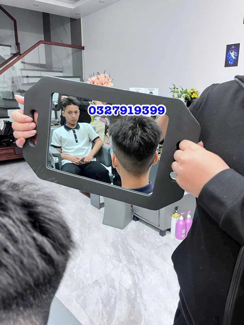 Barber Gương soi gáy J008 cao cấp 1 mặt hình chữ nhật tay cầm tiện lợi mặt sau xốp chống va đập kích thước 41x25,5 cm