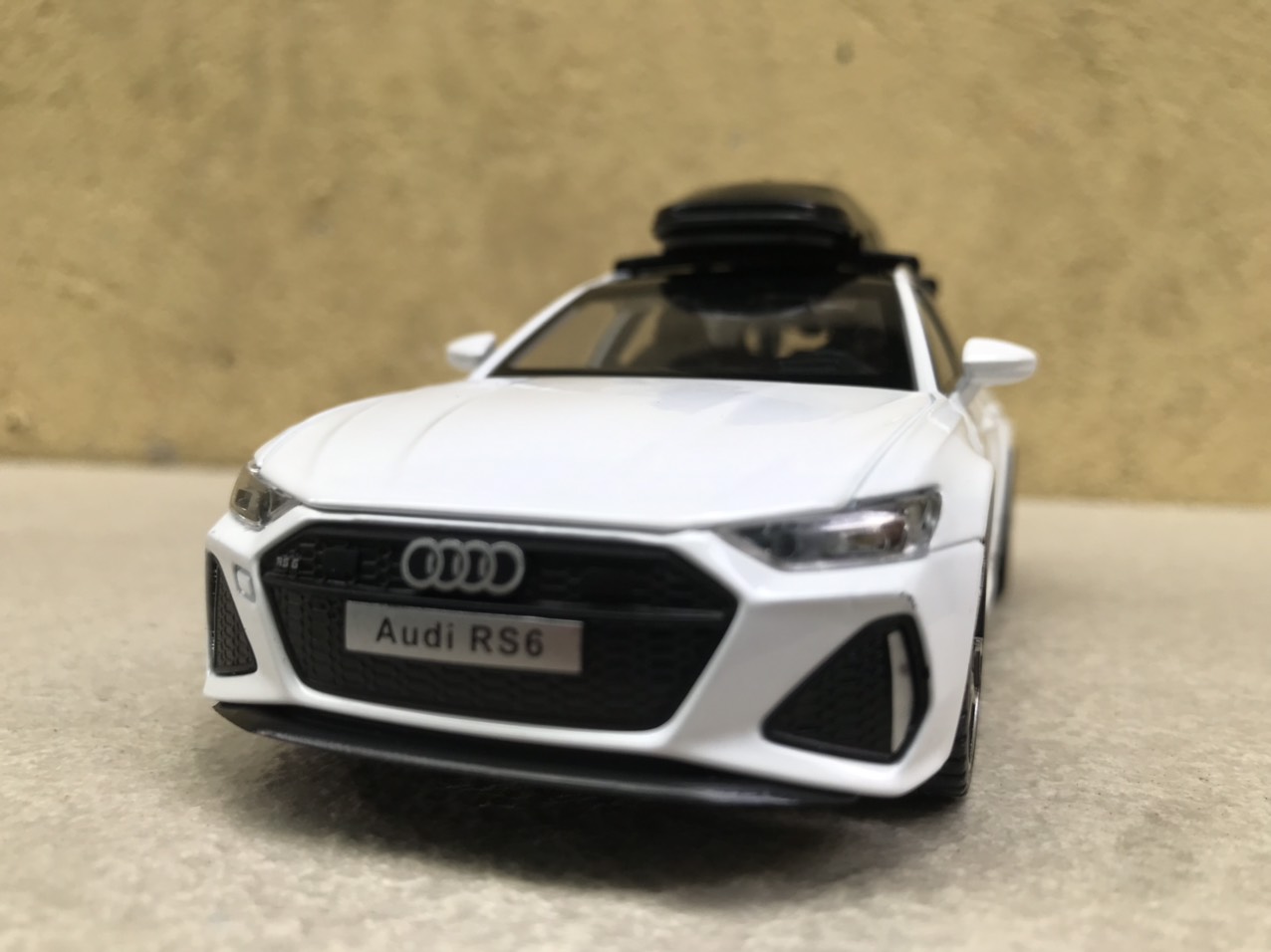 Mô hình xe AUDI RS6 2024 - 1:32