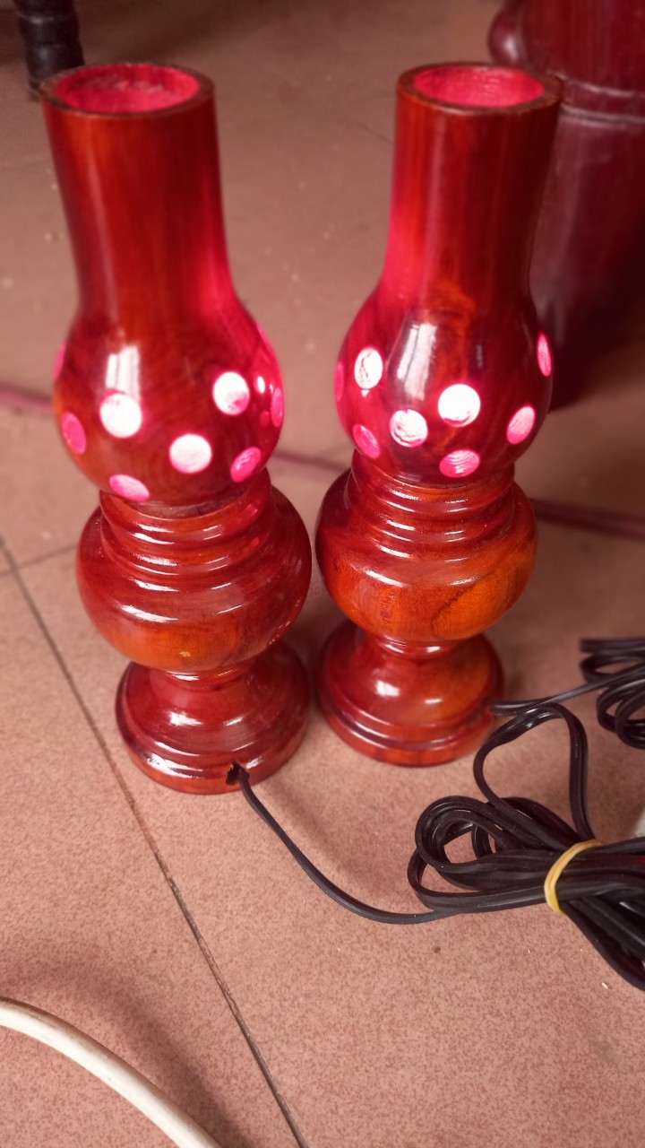 ĐÈN THỜ GỖ TRÀM ĐỎ CAO CẤP 1 ĐÔI