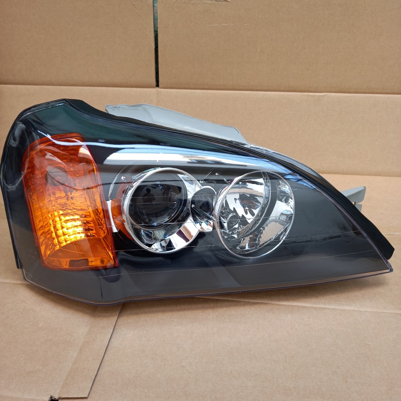 ĐÈN PHA DAEWOO MAGNUS 2.5 ( GIÁ CHO MỘT BÊN)