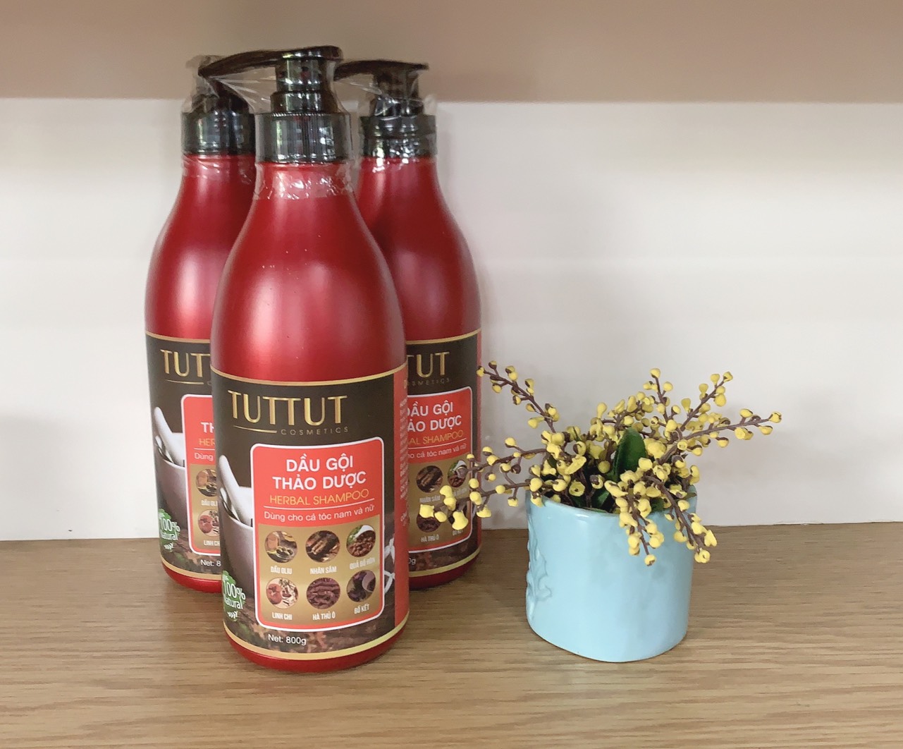 DẦU GỘI THẢO DƯỢC TUTTUT 800G