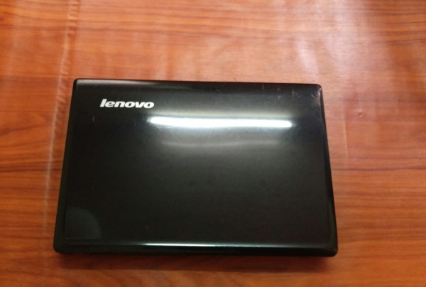 Bảng giá Laptop Lenovo Chip i3 ~ 2.2Ghz, Ram 4G, ổ cứng HDD 500G, dùng làm văn phòng, học tập, giải trí, chơi game nhẹ Phong Vũ