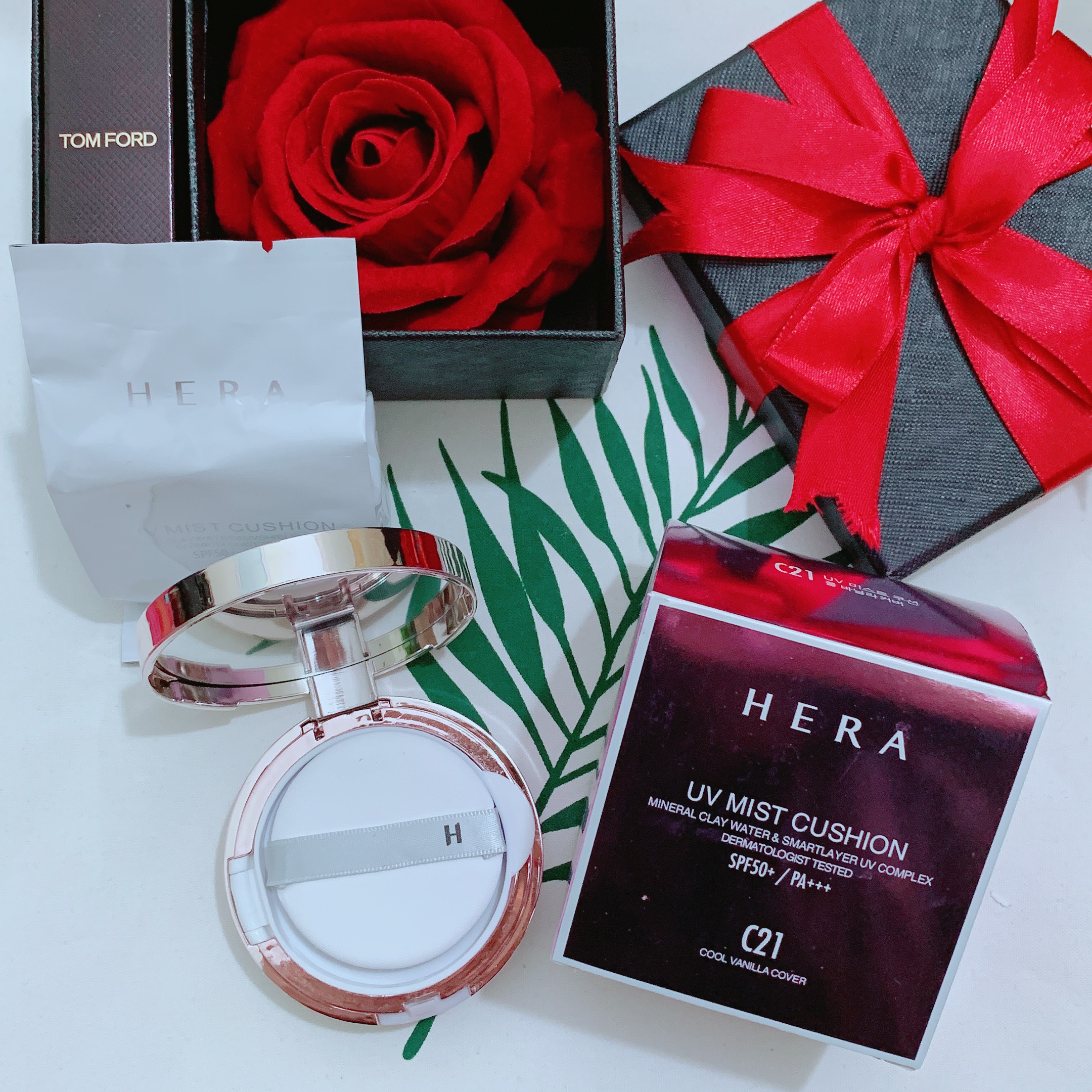 PHẤN NƯỚC HERA TẶNG KÈM LÕI SƠ CUA