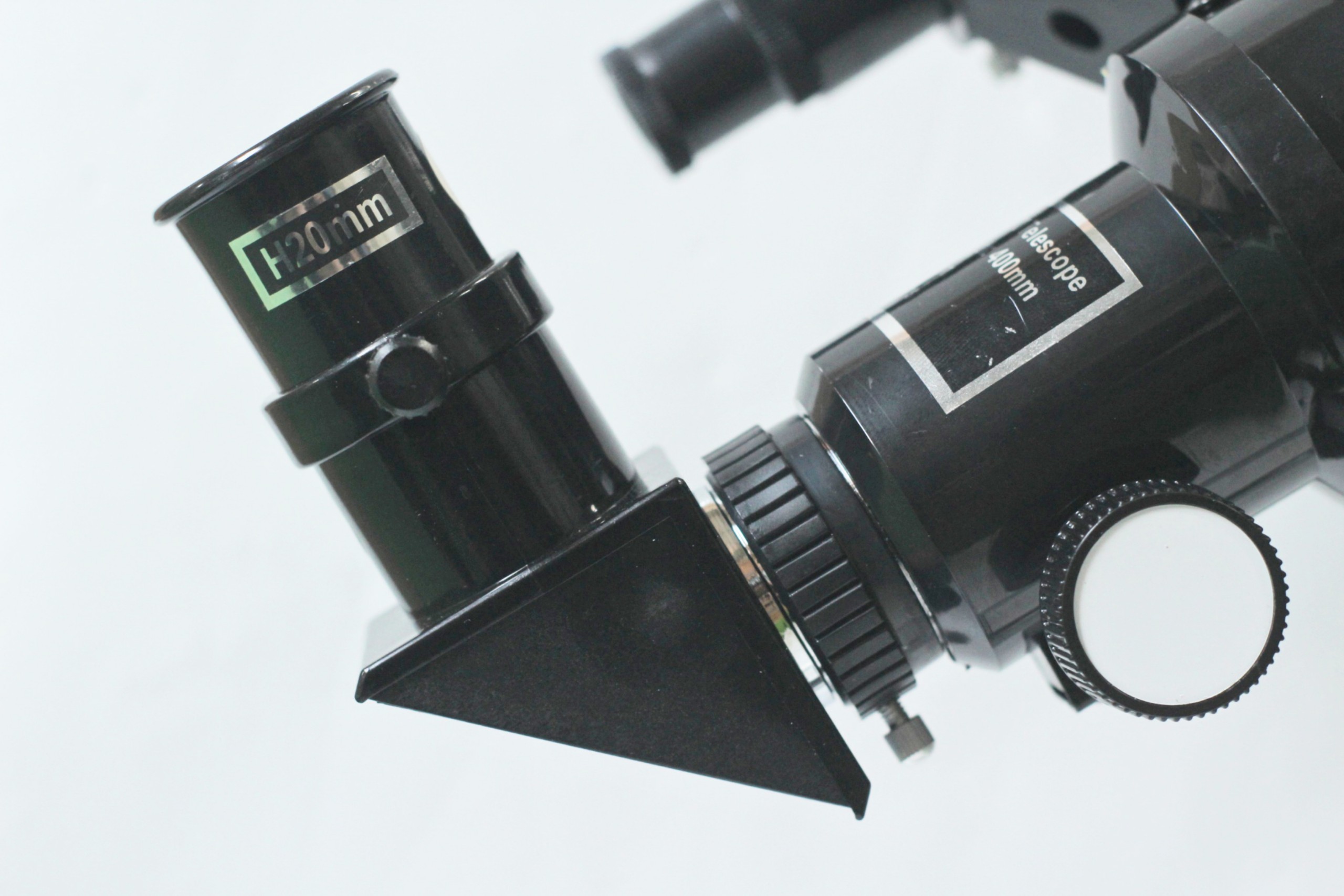 kính thiên văn khúc xạ APOLLO D70F400