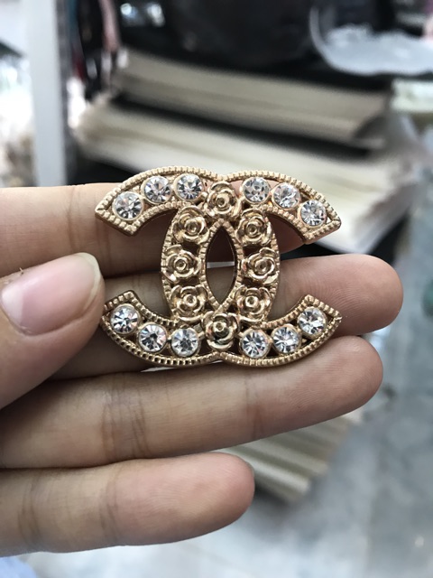mạc chữ X trang trí túi xách 12k/cái
