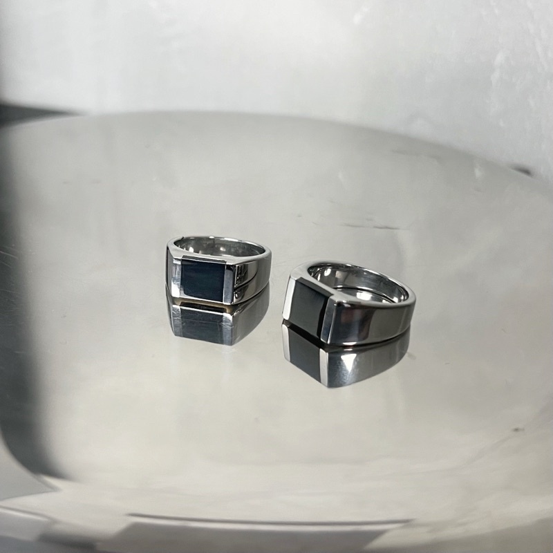 NHẪN THÉP TITAN MẶT VUÔNG ĐÍNH ĐÁ ĐEN