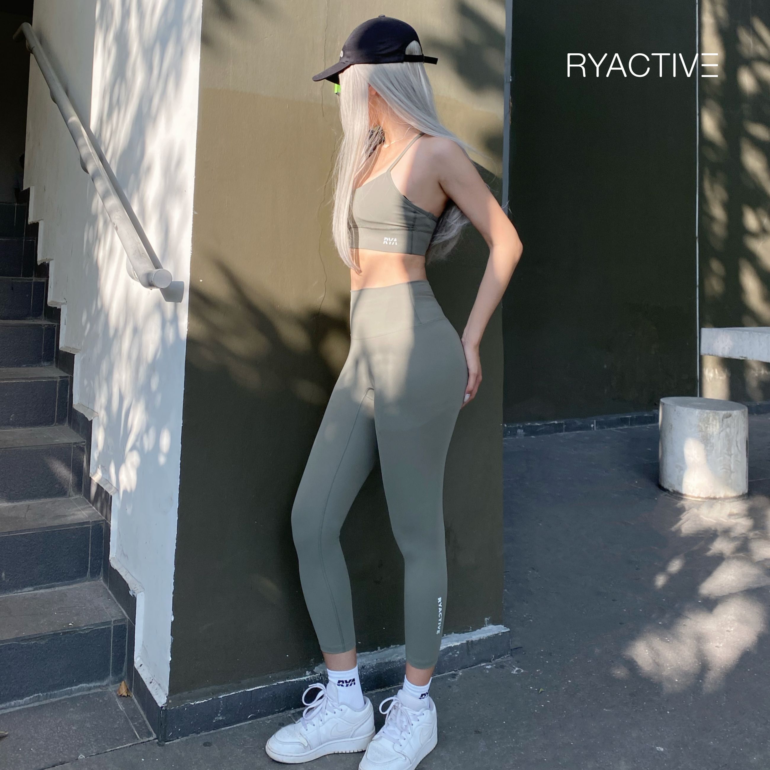 Quần legging thể thao dáng lửng RYACTIVE - MEDIUM LEGGING Olive green