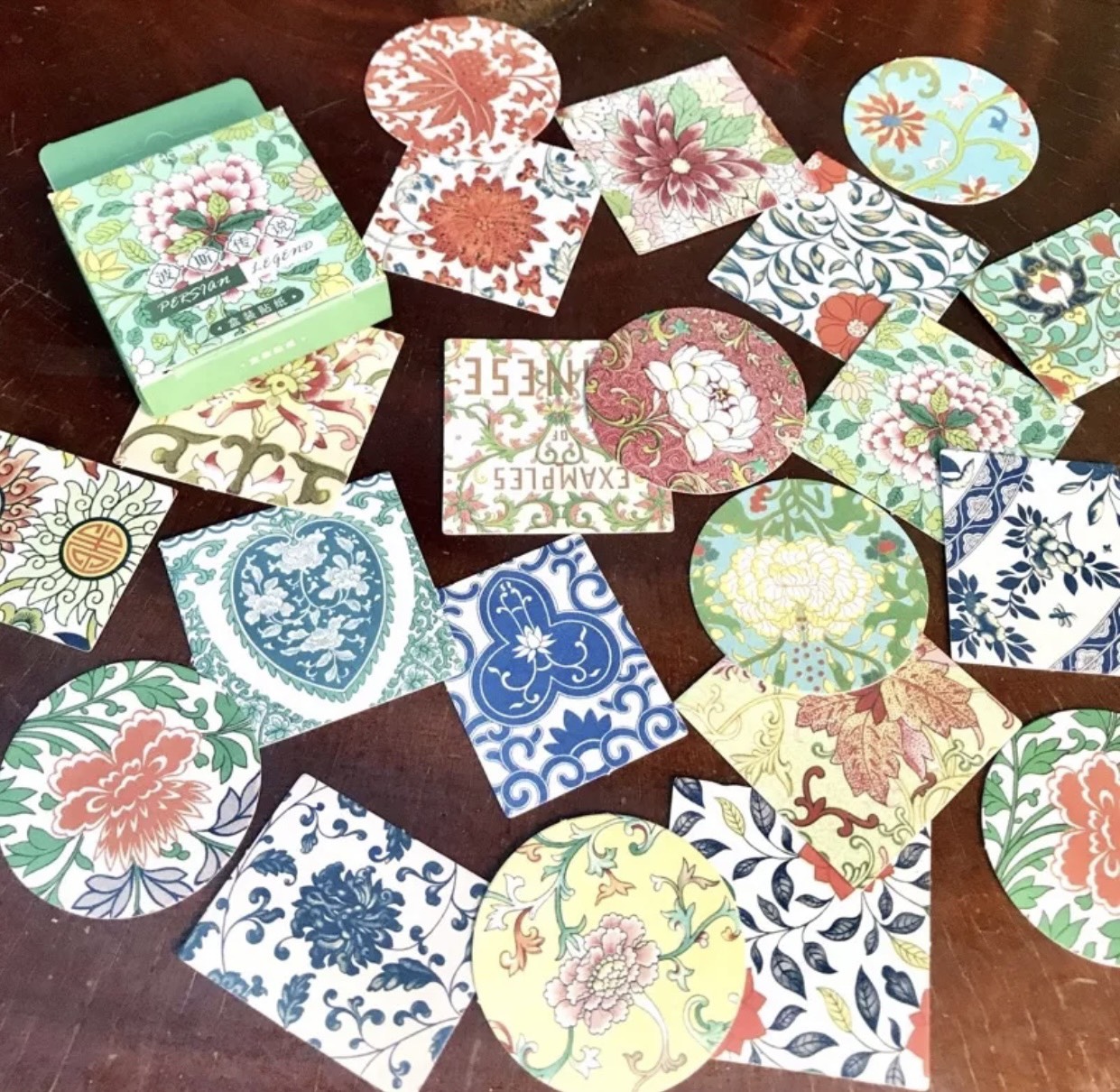 Hộp 45 46 sticker mini nhiều chủ đề