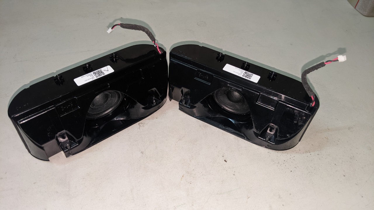 Loa toàn dải 4ohm 5w Tymphany của Mỹ chất lượng âm thanh rất tốt loa liền hộp công suất lớn.