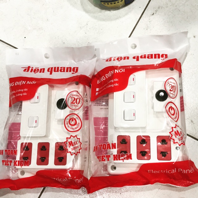 Bảng Điện Nổi Điện Quang 3 VS 2 CÔNG TẮC