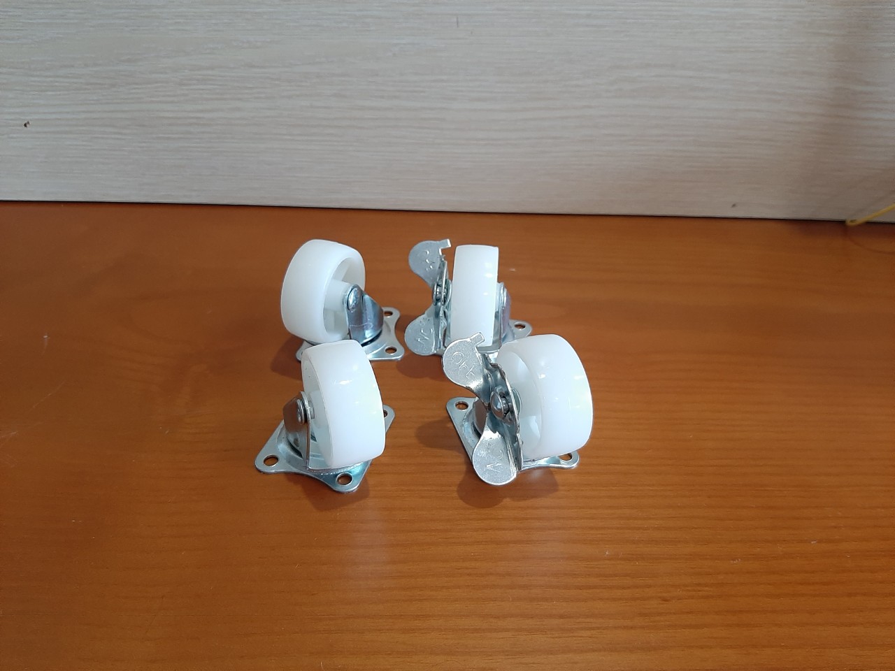 Bánh xe đẩy nhựa ( ĐK 40mm)