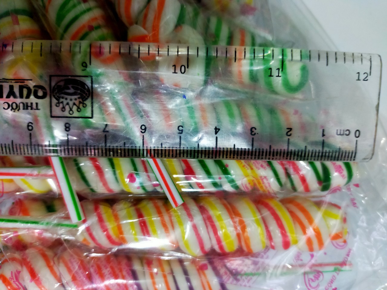 kẹo mút cầu vồng xoắn ốc (combo10 cây)