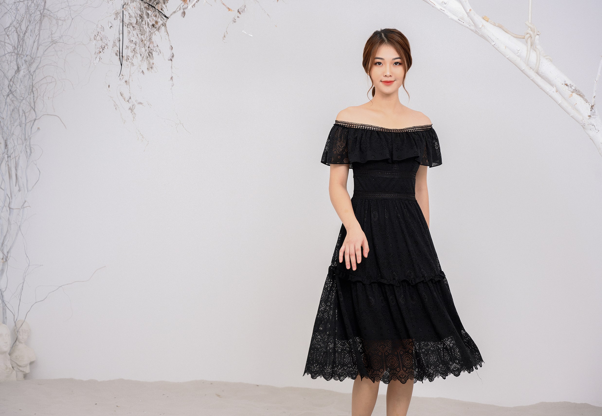 Đầm maxi Mila ren trễ vai đen 20DK070DE