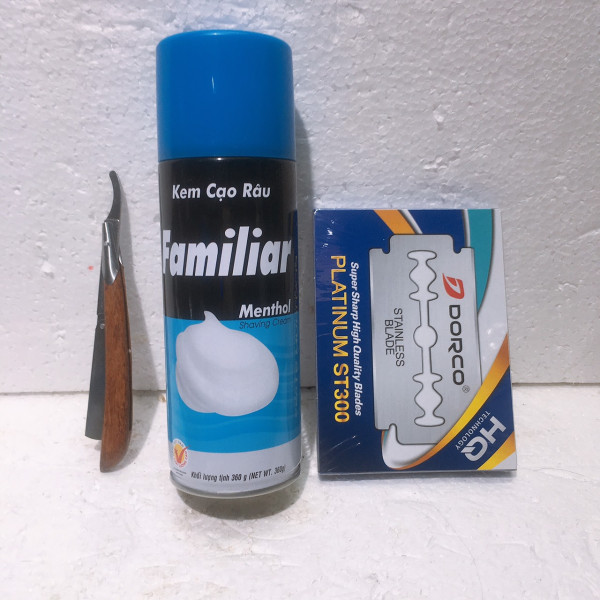 Dao cạo râu cán gỗ thay lưỡi + Bọt cạo râu familiar chai to 360g + 100 lưỡi dao cạo