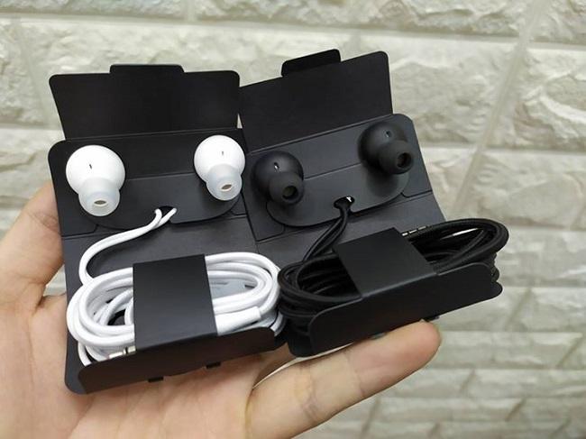 Tai nghe có dây AKG S10