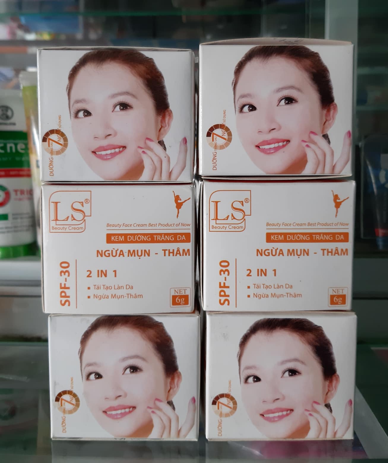 KEM DƯỠNG TRẮNG DA NGỪA MỤN, THÂM