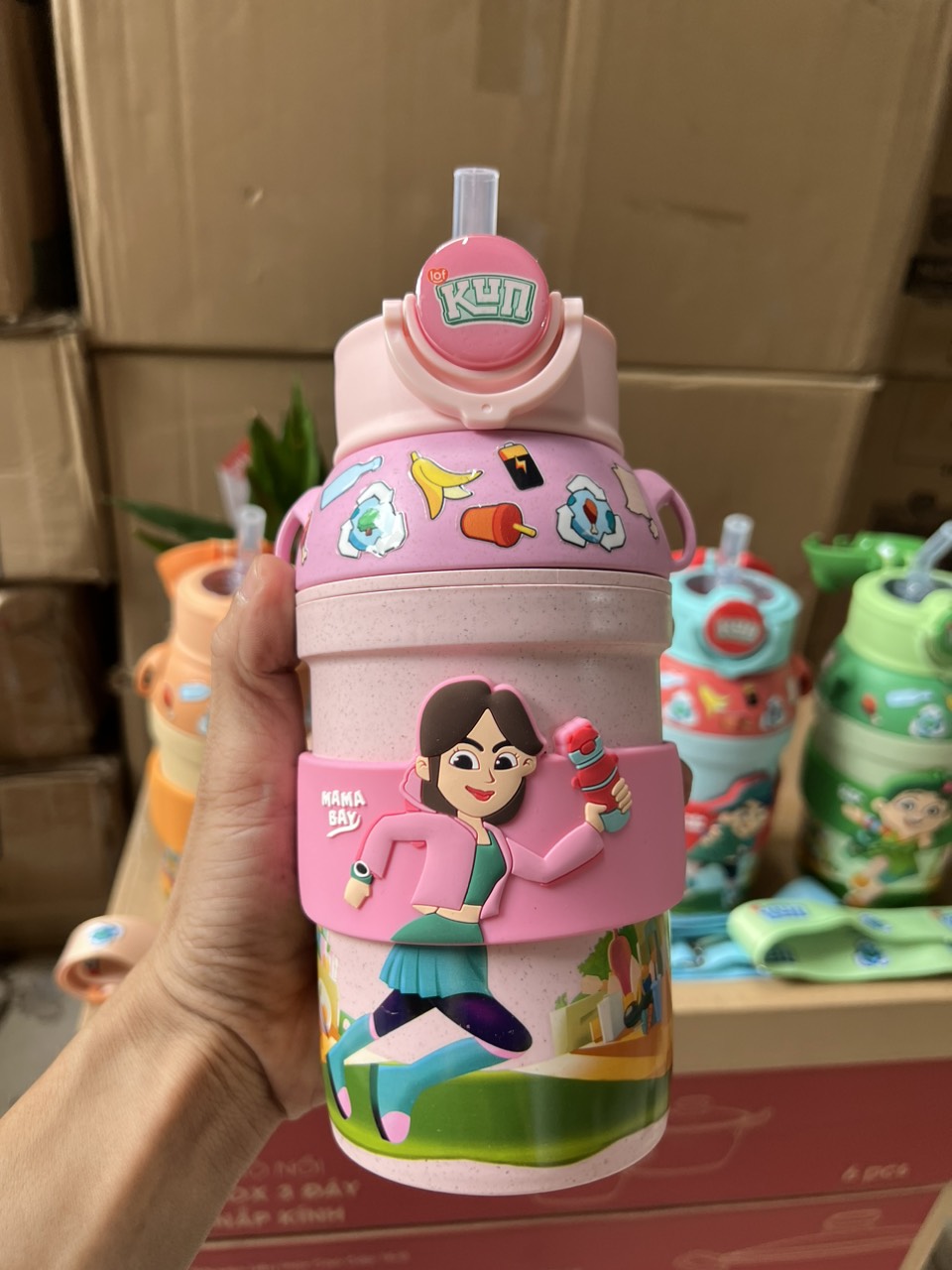 Bình uống nước vô cực nhựa lúa mạch - Quà tặng Kun