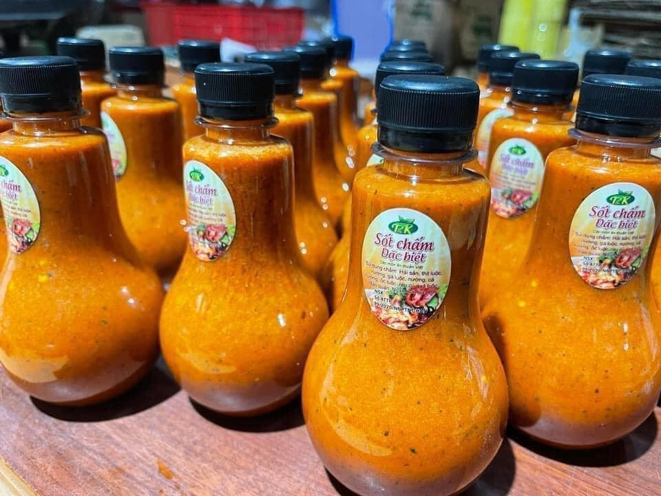 Sốt chấm đa năng sốt chấm đặc biệt dùng cho các món lẩu món nướng món luộc hay chấm hải sản chấm cuốn đều rất ngon. không thể thiếu trong gian bếp việt