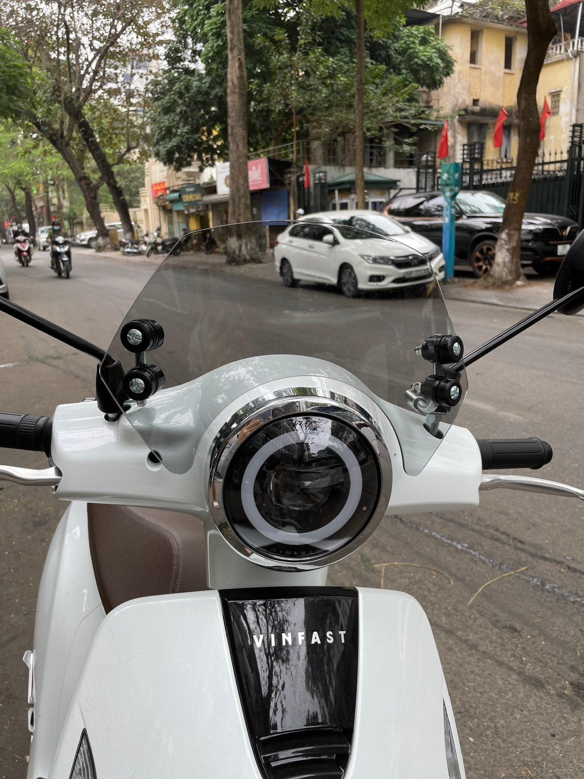 Kính Chắn Gió Thời Trang Dành Cho Xe Vinfast Evo 200