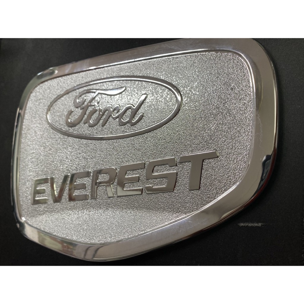 Ốp nắp bình xăng xe Ford Everest 2006 - 2015