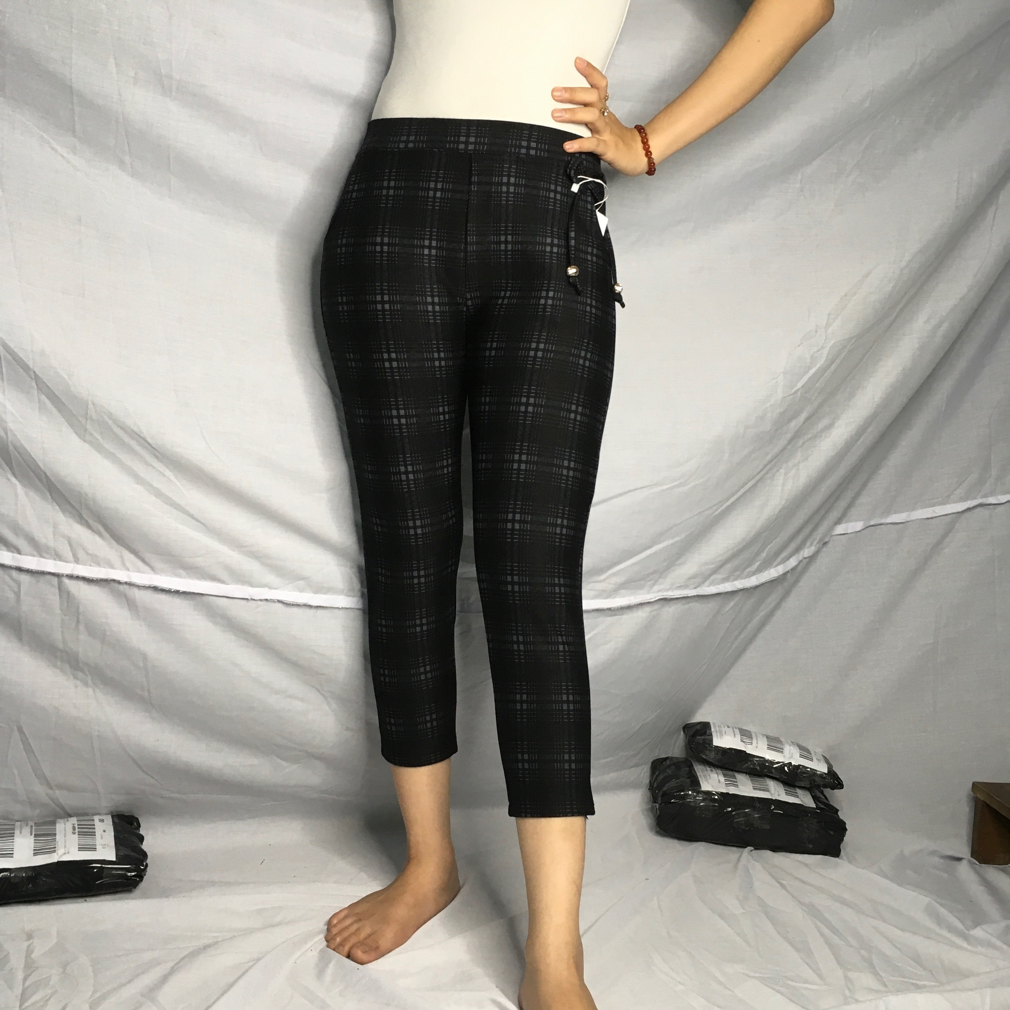 [HCM]Quần lửng sọc karo dài 75cm size 40-65kg(khách mua coi phần mô tả dùm shop nhé)