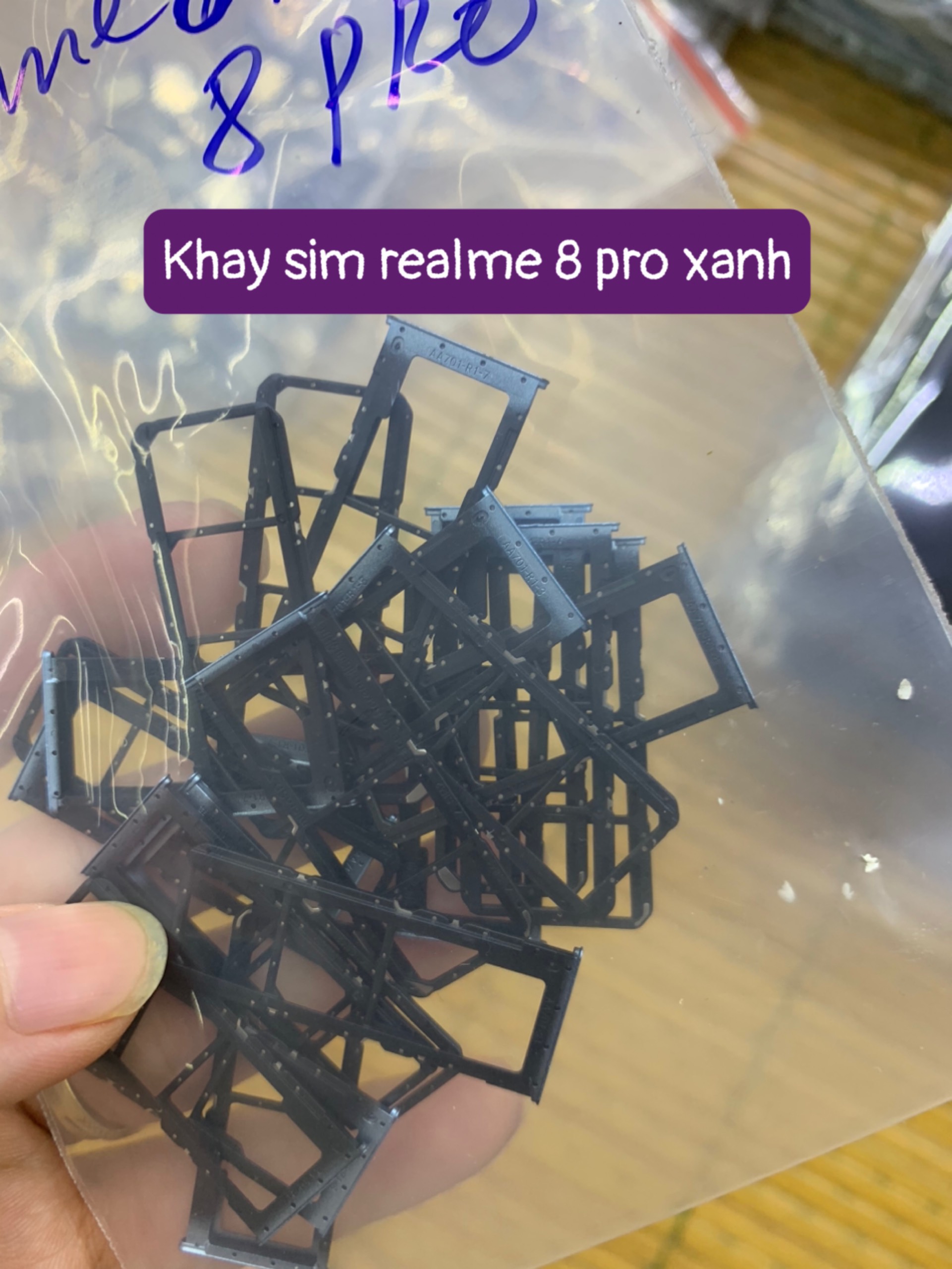 Khay sim zin mới điện thoại realme 8/ real,e 8 pro chung nhau