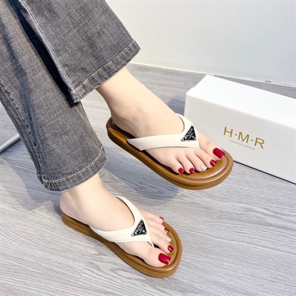 Dép Kẹp Đế Nâu DE3595