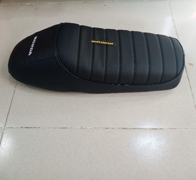 yên xe 67 độ màu đen