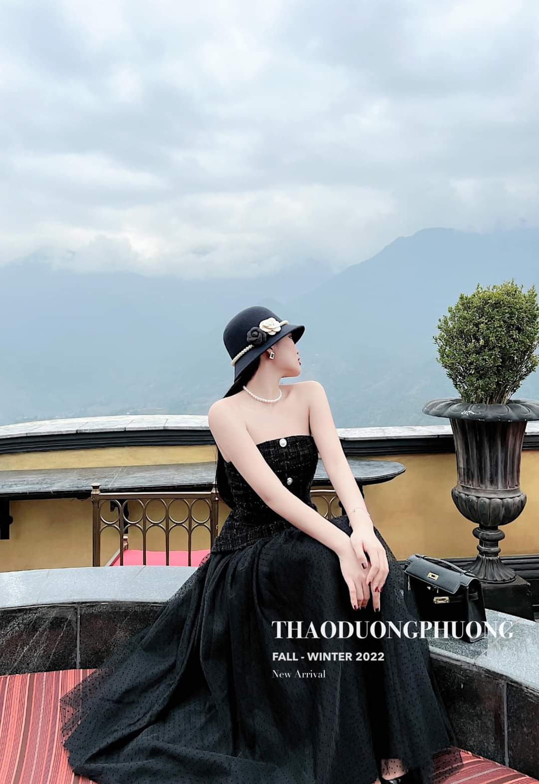 Mũ Dạ Vành Cụp Đai Ngọc Phối Hoa Trà Tùy Chọn