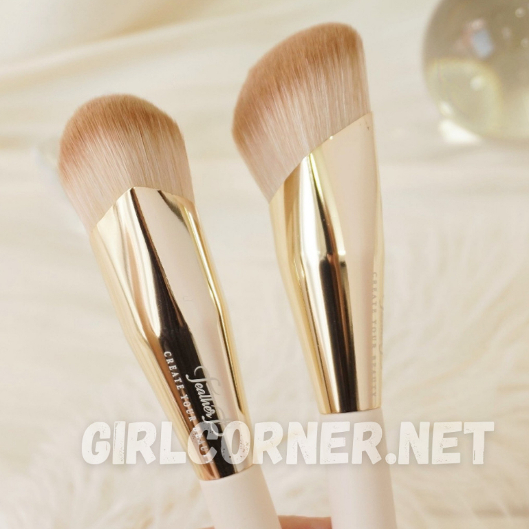 Feather B Foudation Brush - Cọ nền đầu vát Feather B