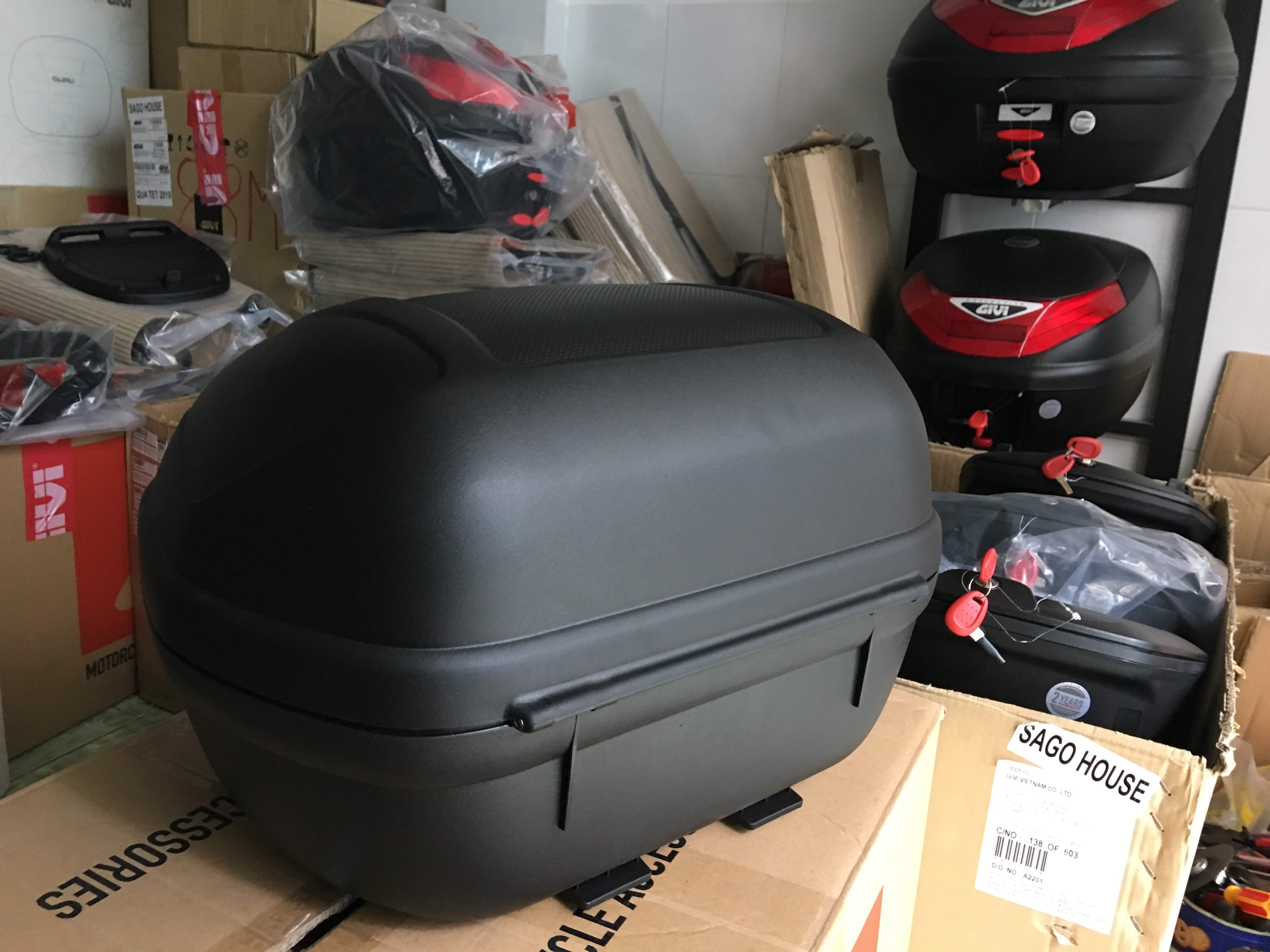 Thùng sau givi E340N, 34lit gắn sau xe máy
