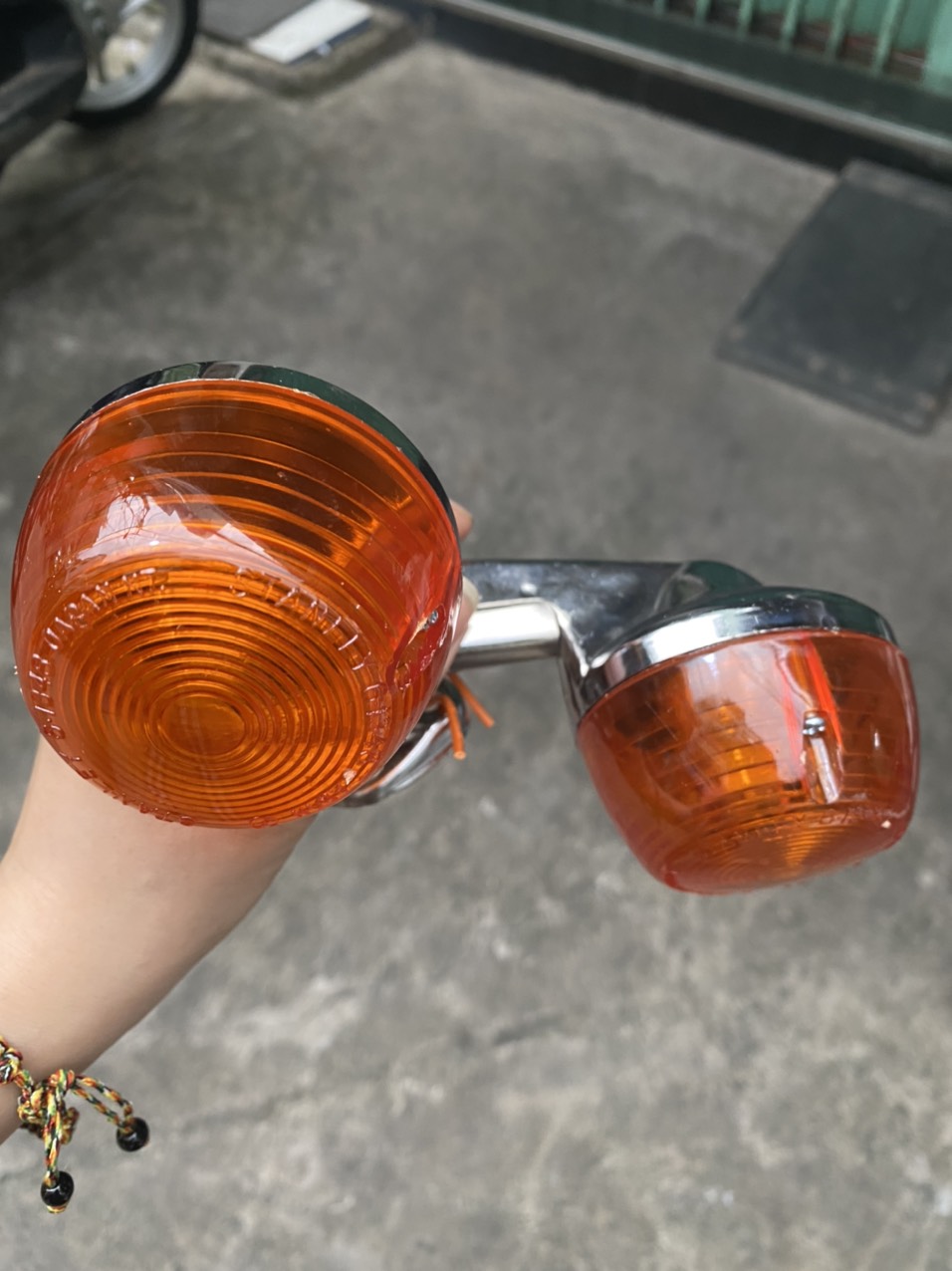 XI NHAN SAU XE CUB 78