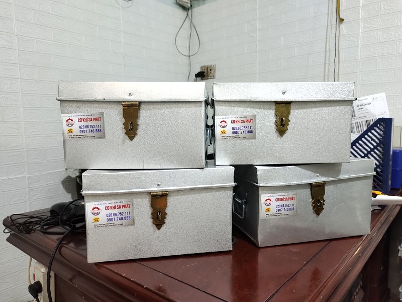 Thùng tôn, hòm tôn nhỏ đựng đồ cá nhân (Kích thước 30 X 20 X 15cm)