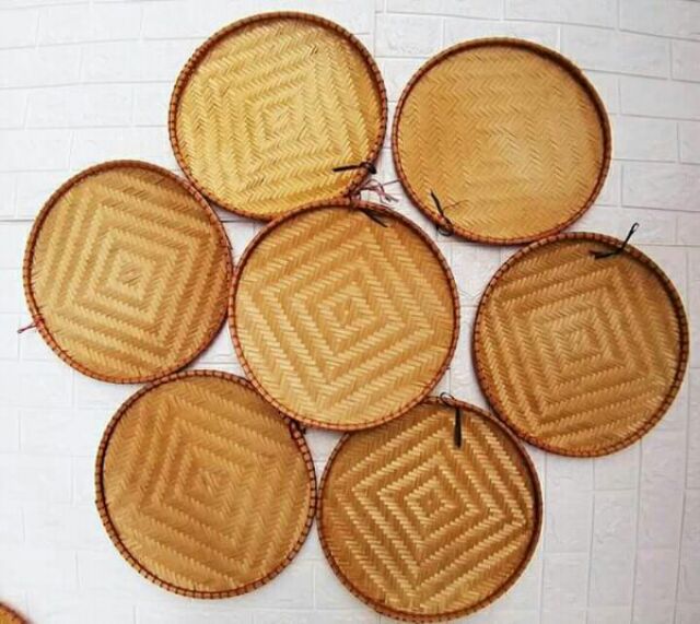 Mẹt tre cạp đỏ đựng bún đậu