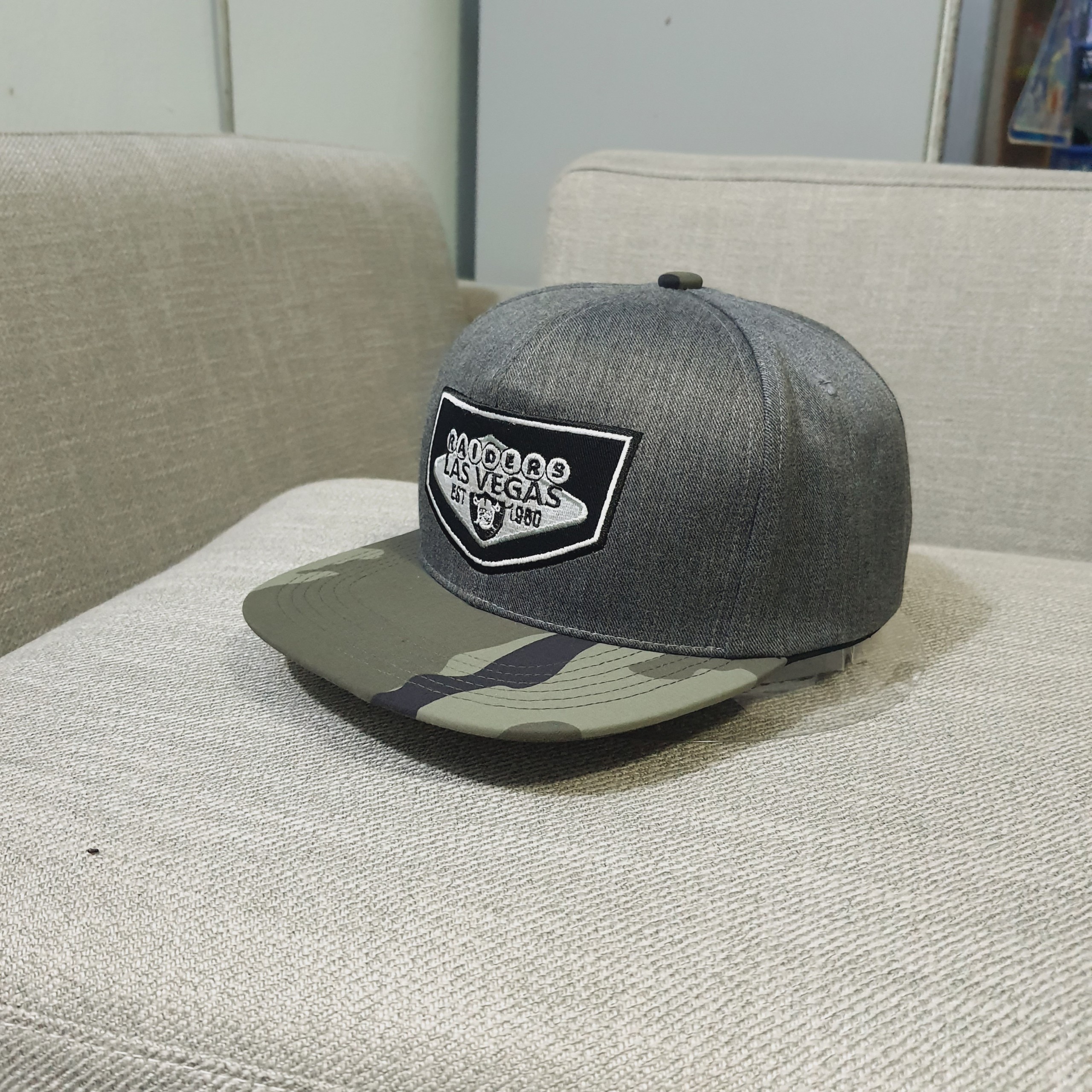 Snapback Las Vegas vành họa tiết rằn ri độc đáo