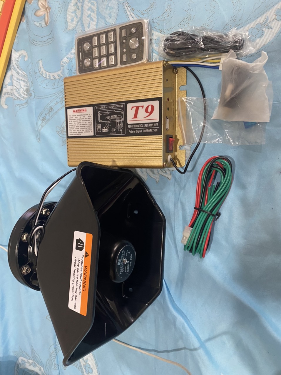 300W 9 Sound Loud Car Warning Alarm Fire Siren Horn PA Speaker MIC System