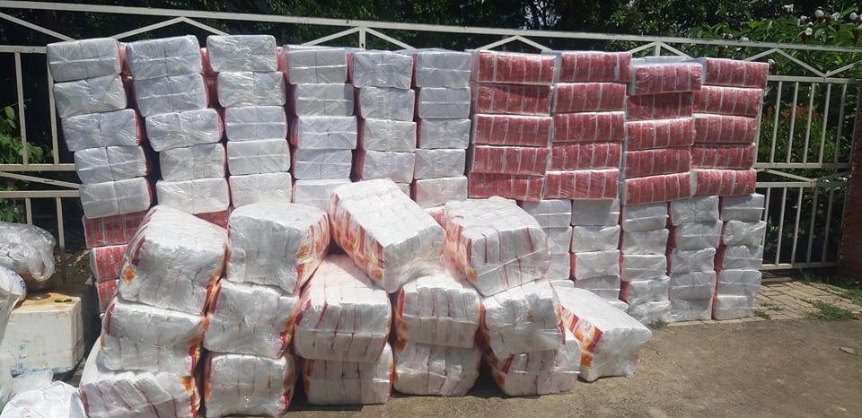 1 cây Khăn giấy rút đa năng Vĩnh Huệ  (gồm 10 bịch)