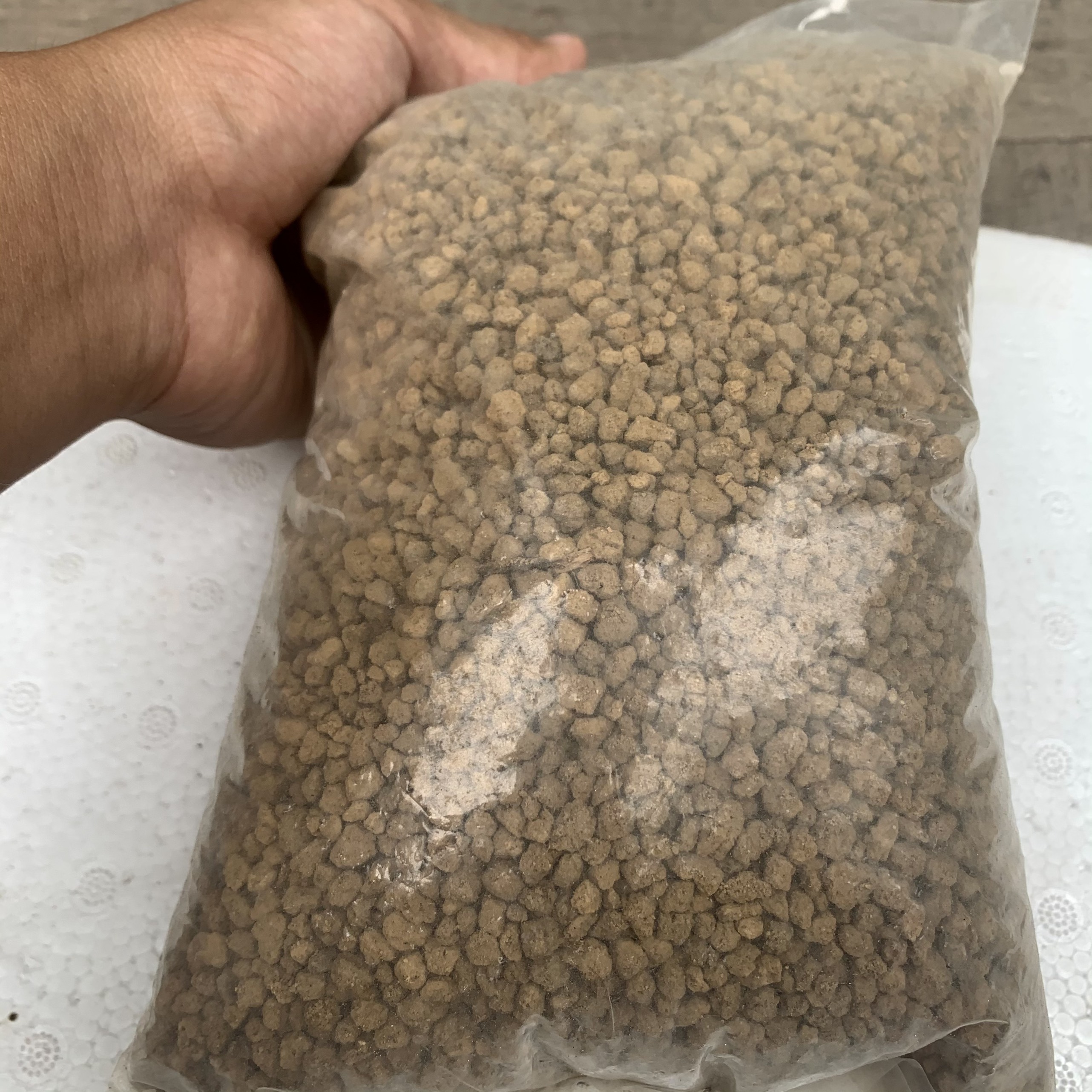 PHÂN NỀN AKADAMA SUPREME HẠT TO CHIẾT 1KG
