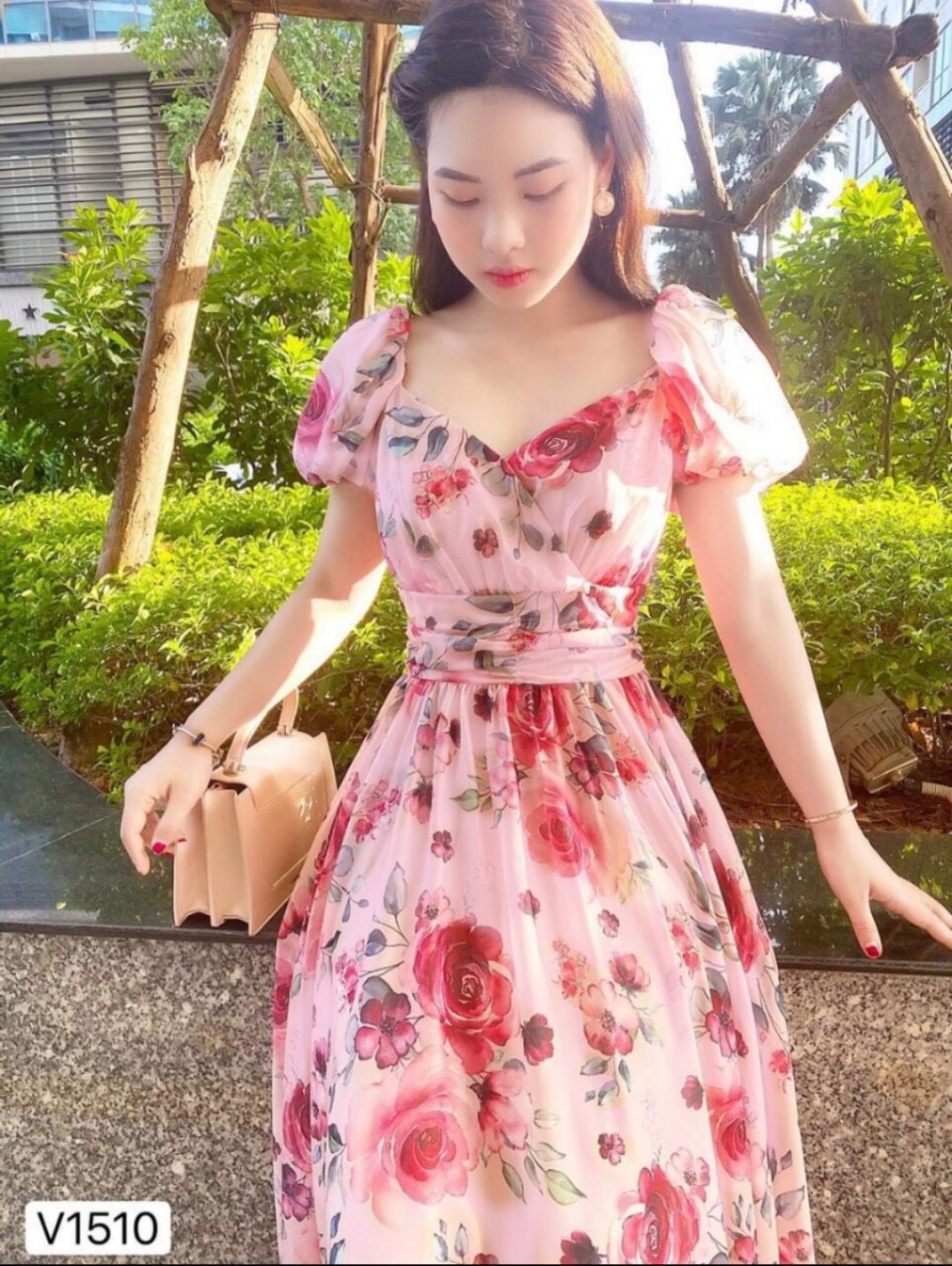 Đầm xòe họa tiết hoa lá dễ thương