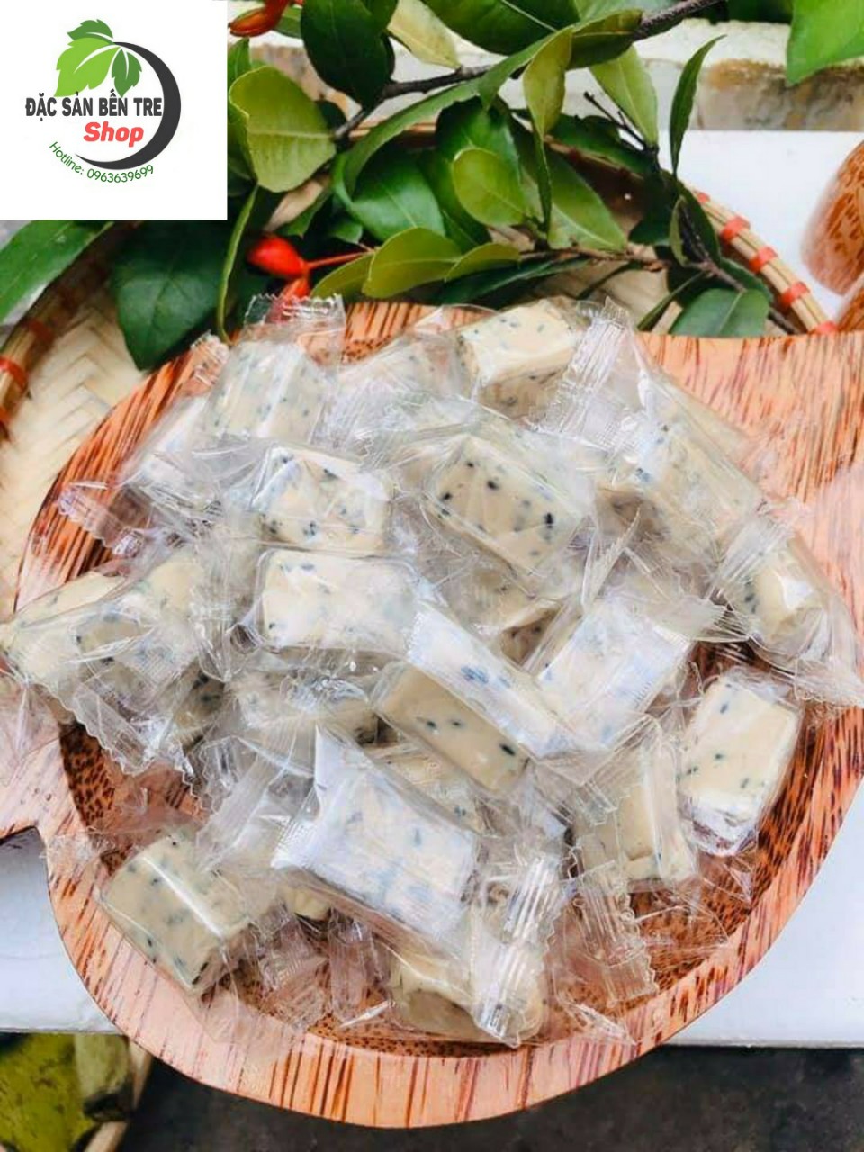 (Freeship) 1kg Kẹo dừa sáp mè đen Bến Tre
