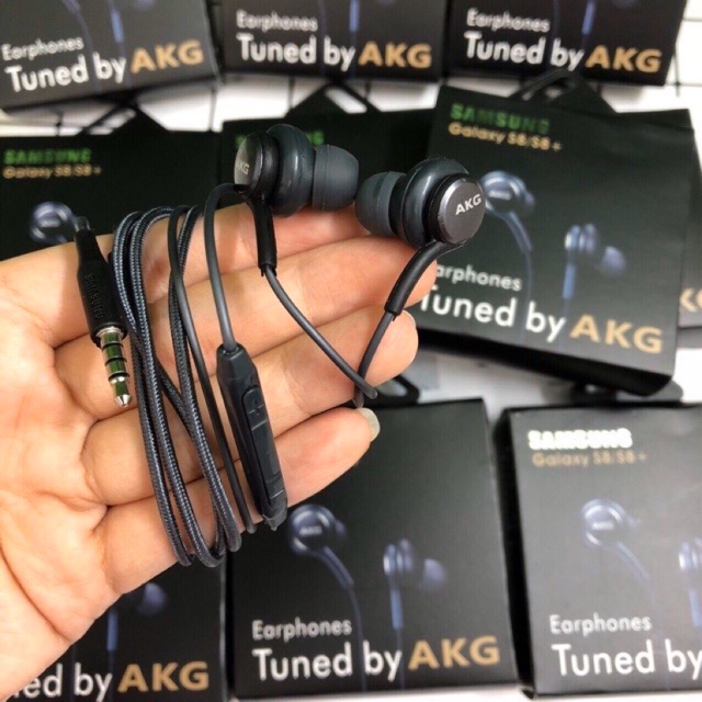 TAI NGHE AKG S8