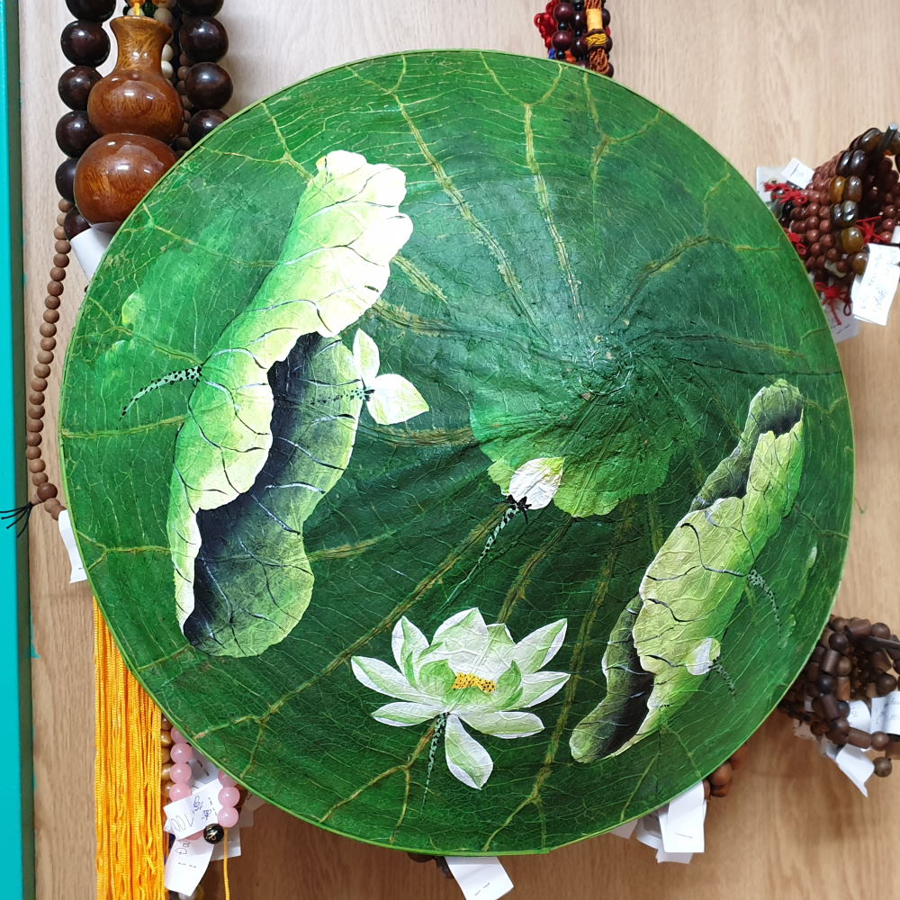 Nón lá sen Huế (có vẽ) - Làm thủ công từ lá sen tươi