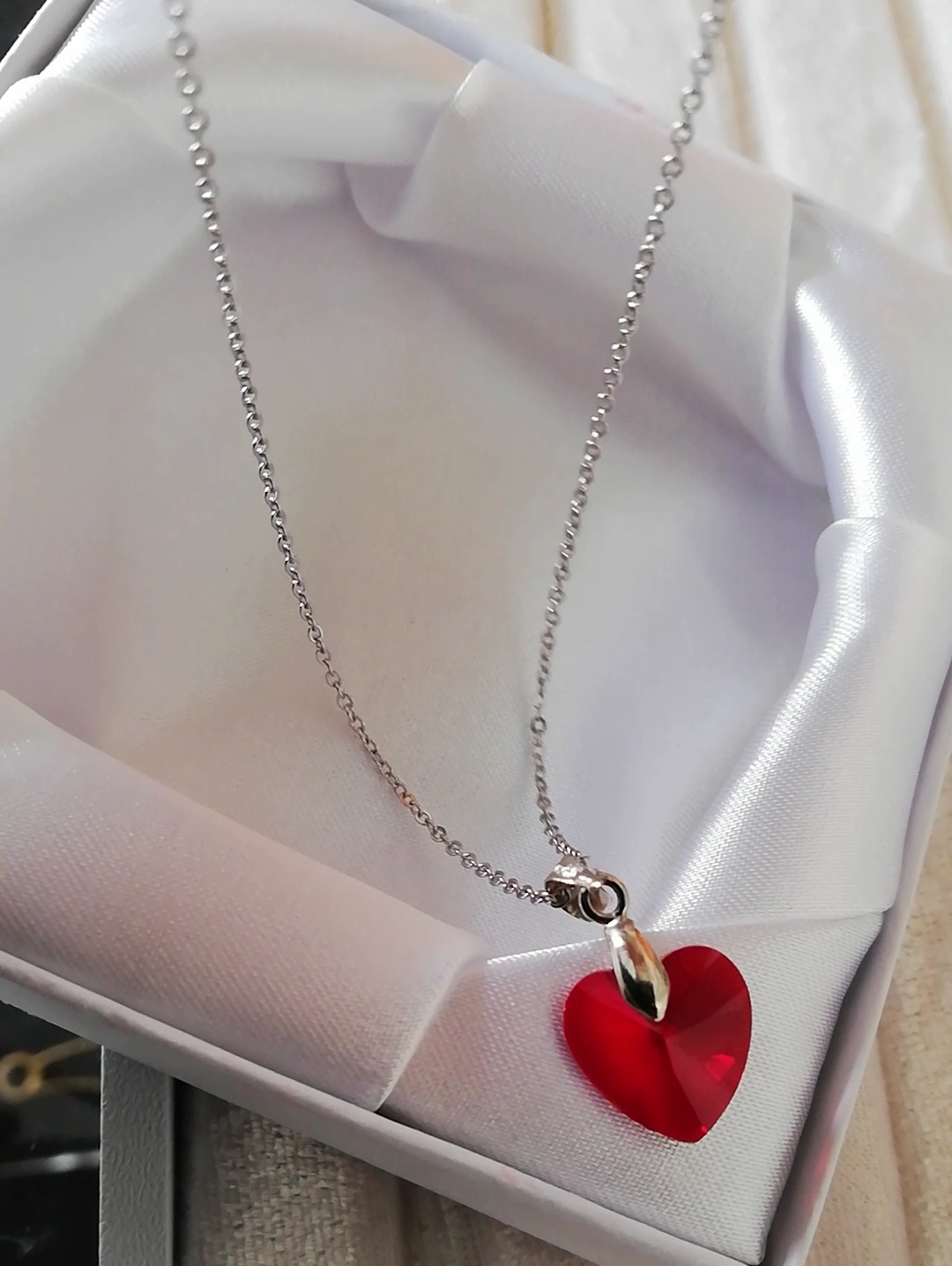 Combo dây chuyền + bông tai titan mặt đá tròn nhỏ – trắng/vàng – sáng bóng, không đen, quà tặng sang trọng