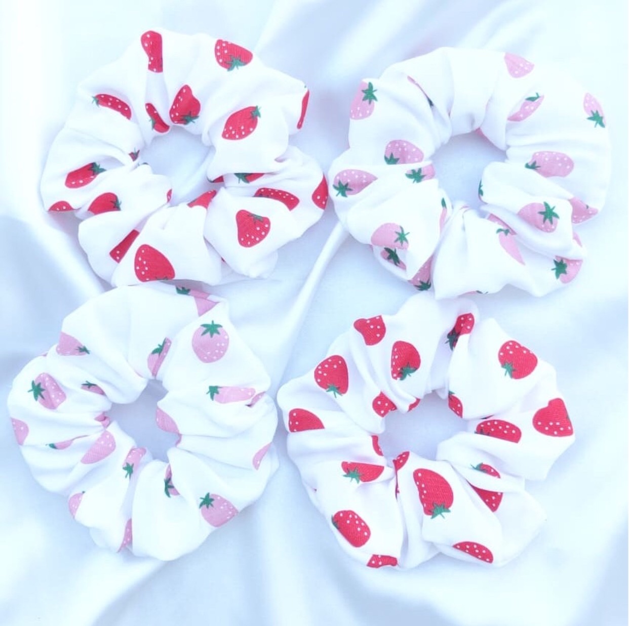 [HCM]SCRUNCHIES DÂU TO 2 MÀU HỒNG - ĐỎ MẪU MỚI - CỘT TÓC HOTTREND