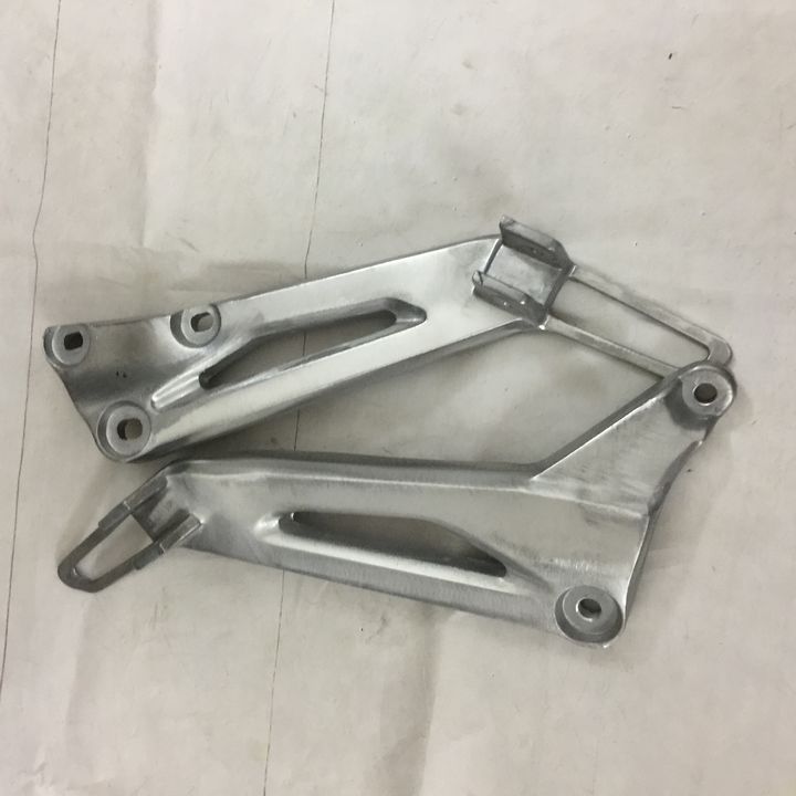 Bát gác chân - chống đứng - chân gập - ốp giảm sóc xe DREAM