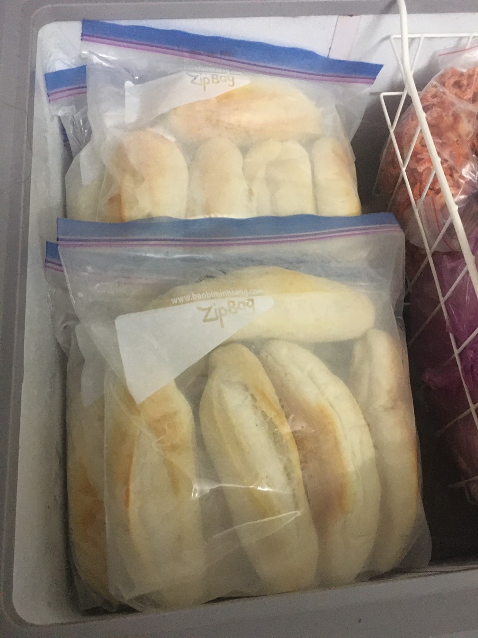Bánh mì Tươi Cấp  Đông