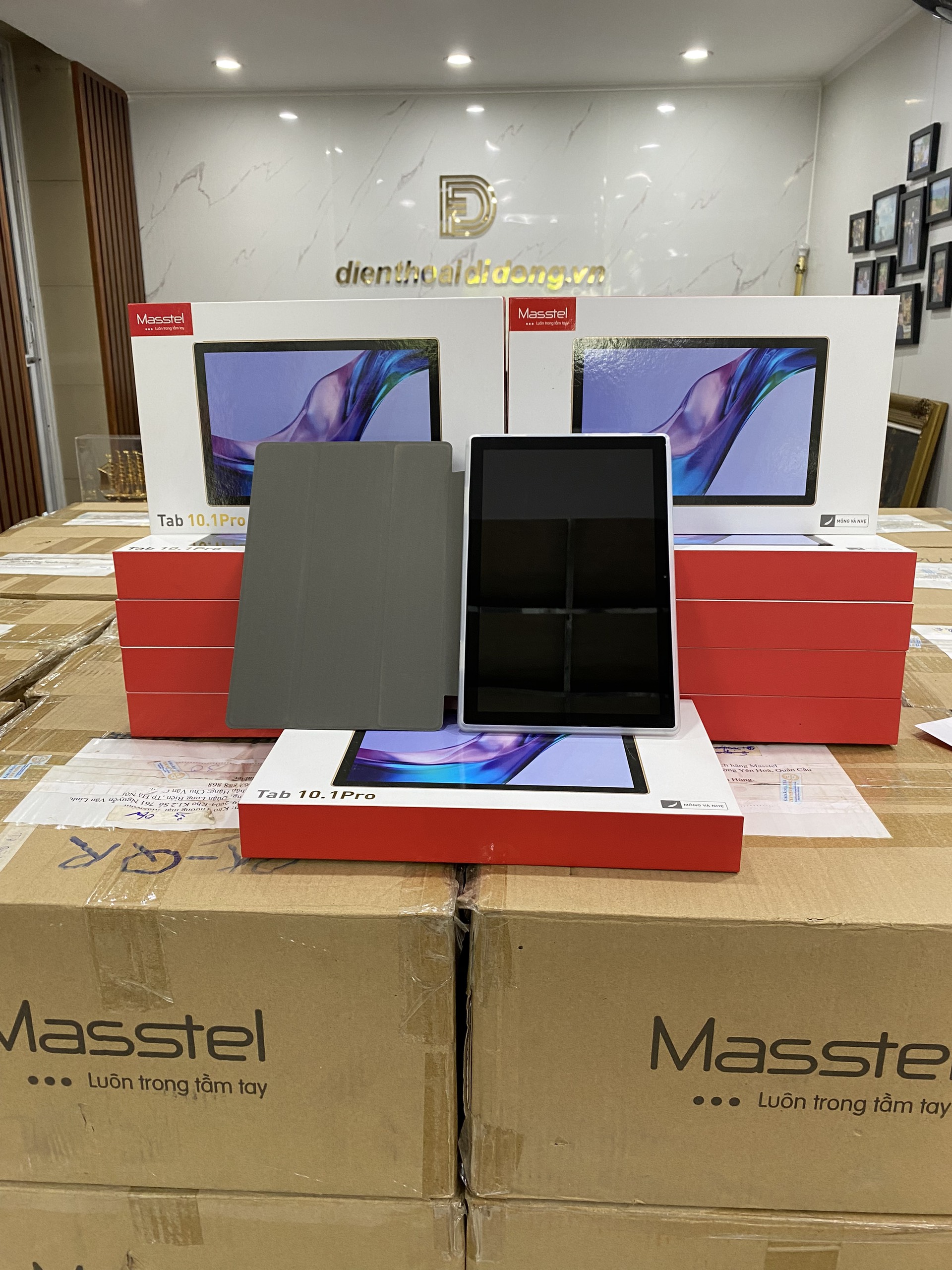 Máy tính bảng Masstel Tab 10.1 PRO