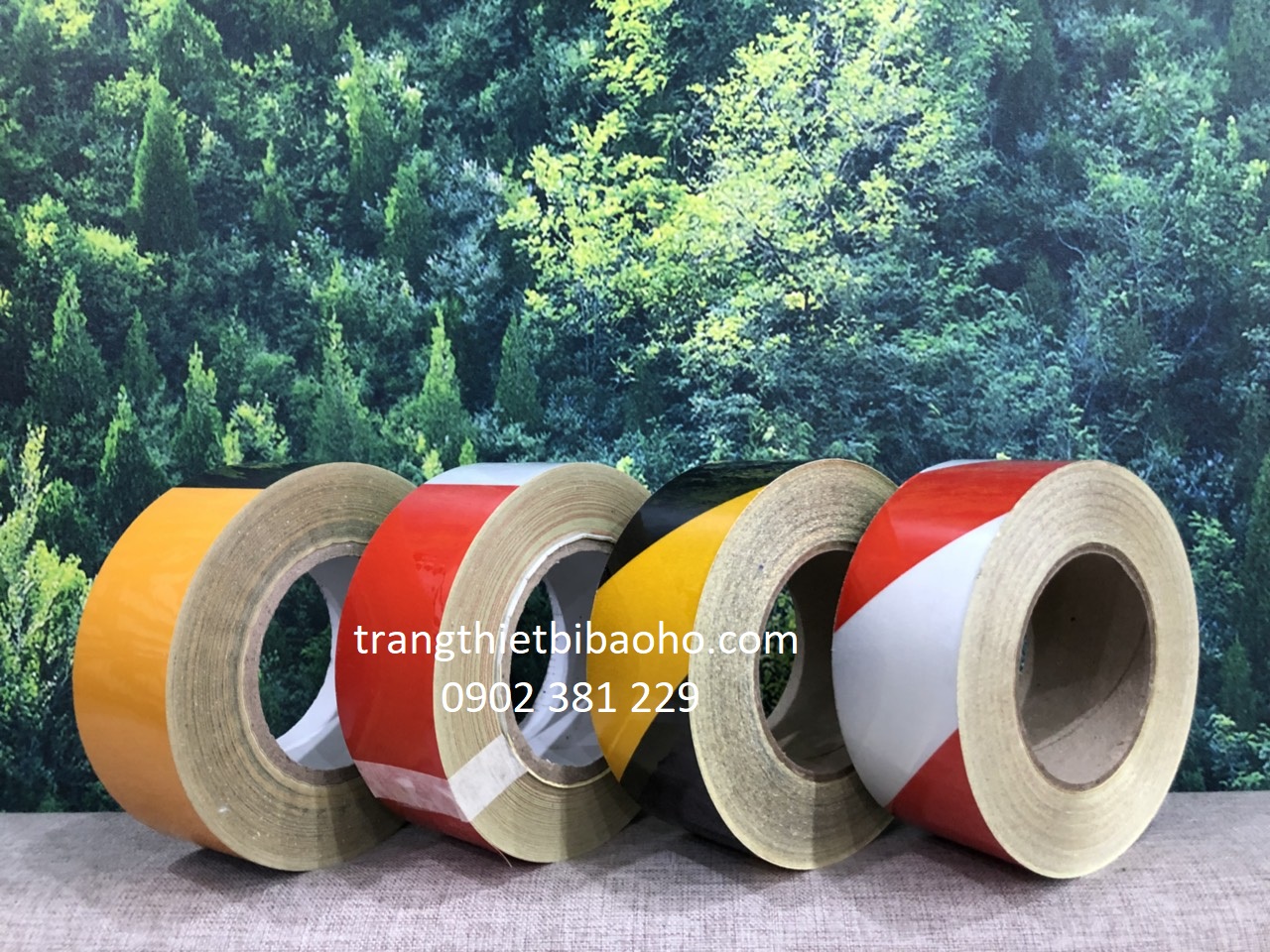 Băng keo phản quang dán nền cảnh báo 40 x 5cm - 4 màu lựa chọn